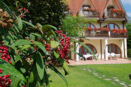 Hotel Agnes Heviz Ungarn Garten