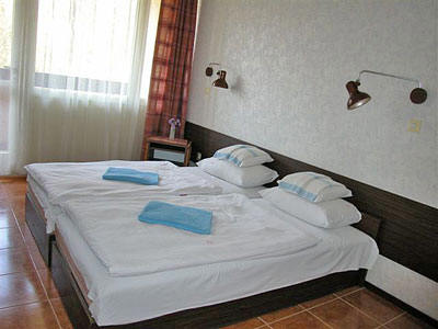 Hotel LELLE Balatonlelle Ungarn Zimmer
