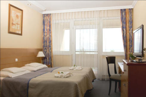 Hotel Marina Port Balatonkenese Ungarn Zimmer