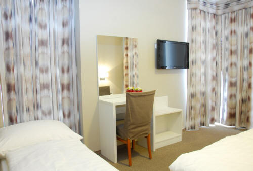 Hotel Diana Siofok Ungarn Dreibettzimmer