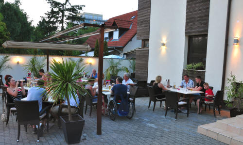 Hotel Diana Siofok Ungarn Terrasse