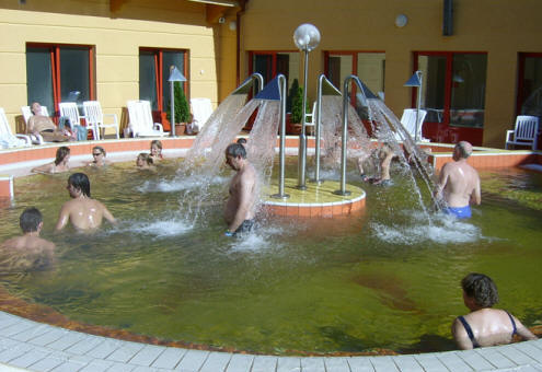 Vulkan Therme Ungarn Jufa Heilbad